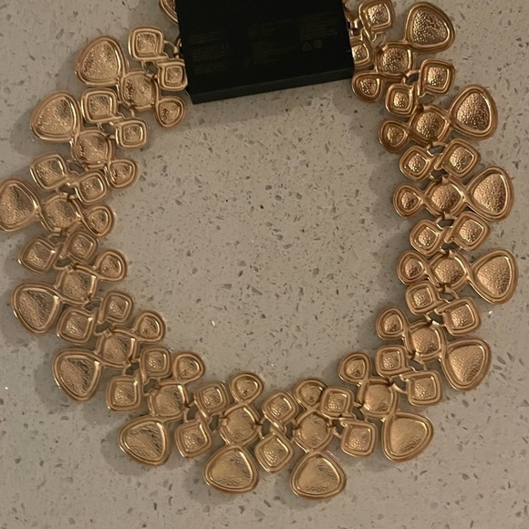 New Black & Gold Necklace - Picture 5 of 6